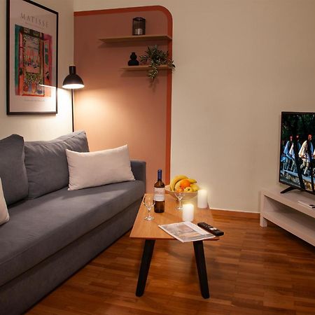 Aris123 By Smart Cozy Suites - Apartments In The Heart Of Athens - 5 Minutes From Metro - Available 24Hr Exterior foto