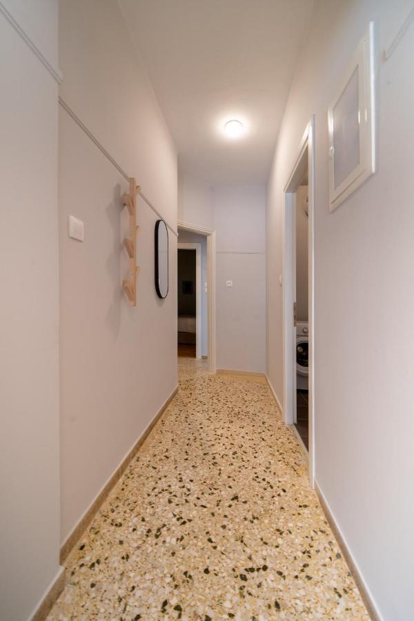 Aris123 By Smart Cozy Suites - Apartments In The Heart Of Athens - 5 Minutes From Metro - Available 24Hr Exterior foto